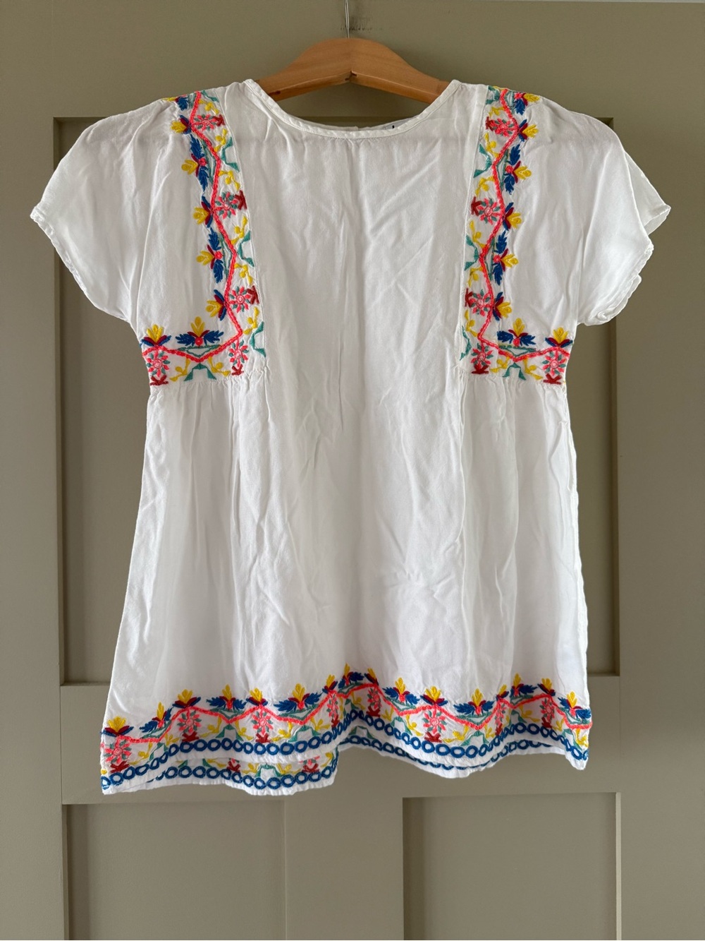 Dex White Cotton Short-Sleeve Blouse with Multicolor Floral Embroidery
